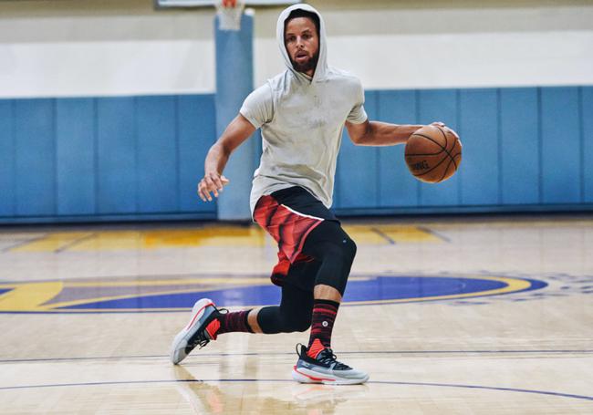 与到足球运 与到足球运